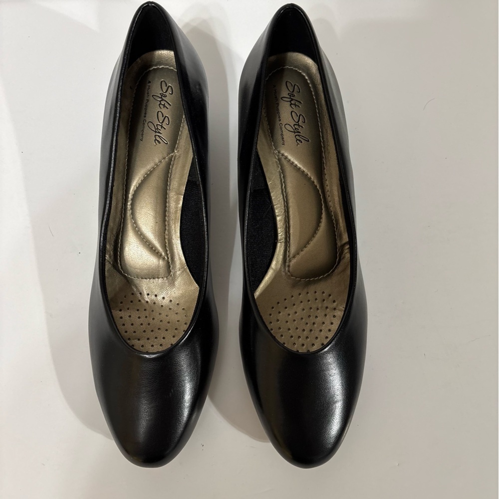 Soft Style Hush Puppies
Womens Size 10 Black Faux Leather Low Heel Pumps
Shoes